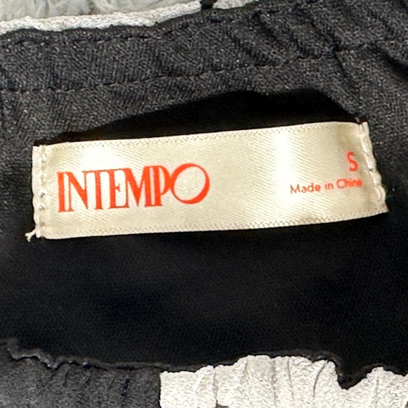 INTempo One-Shoulder Blouse - Black and White Floral NWOT - Picture 5 of 6